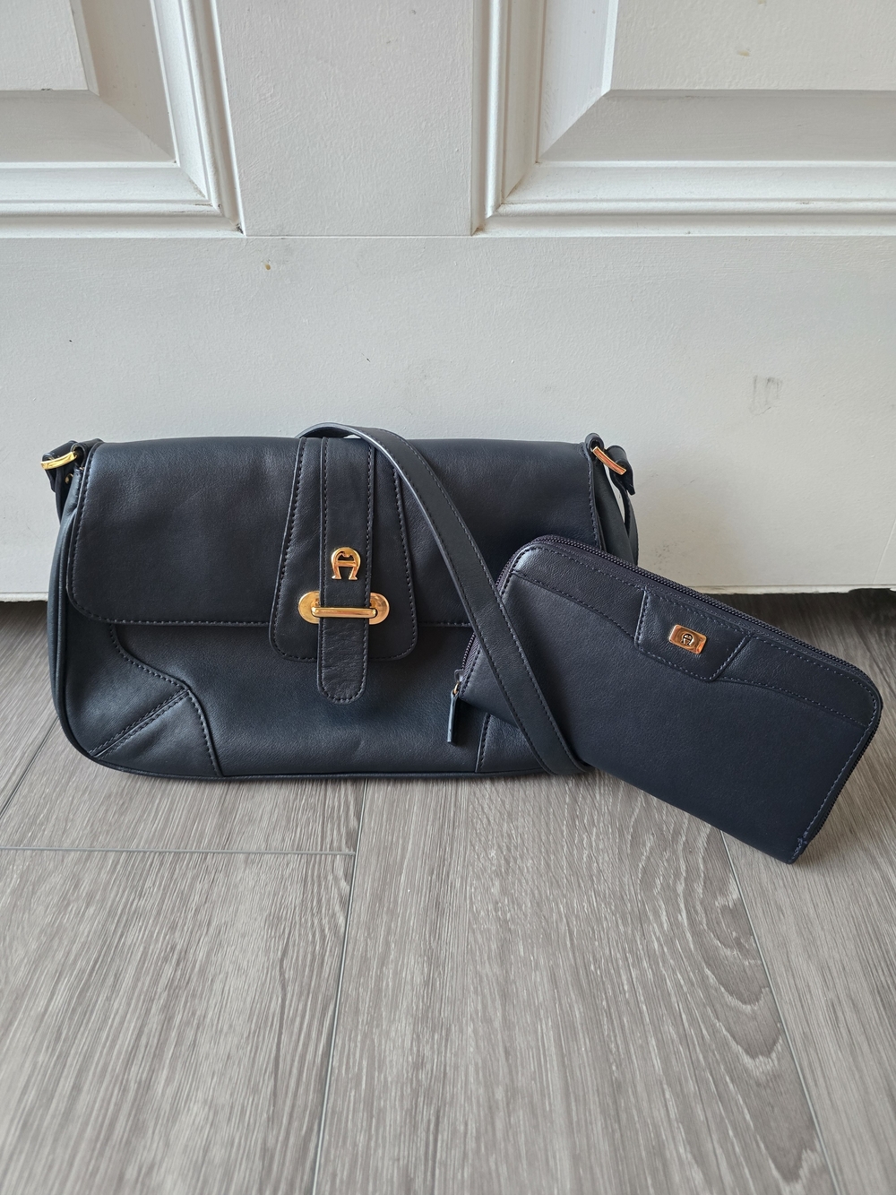 Etienne Aigner Navy Blue Leather Crossbody Bag Wallet Set Gold Logo Genuine EUC